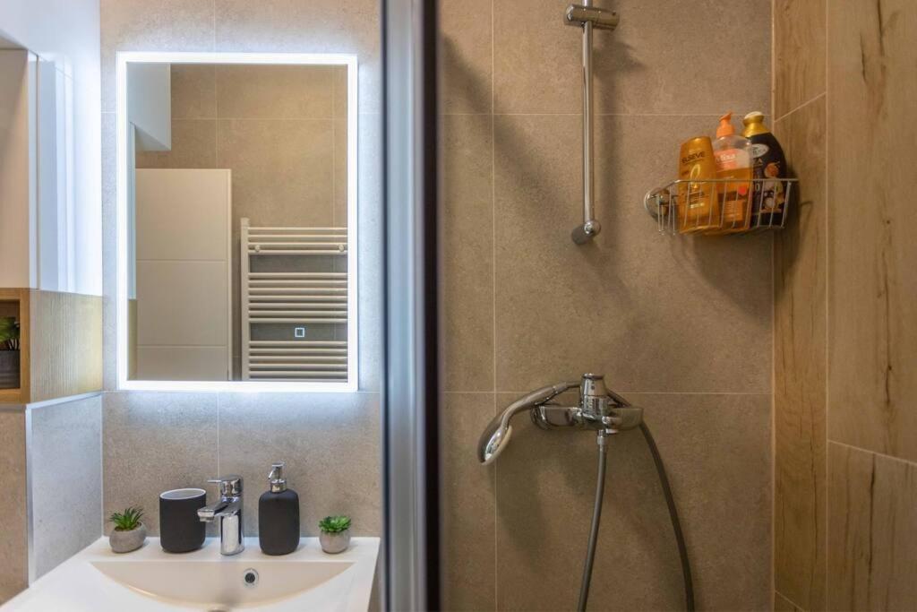 Flat4us#cozy#freeparking#5people Zagreb
