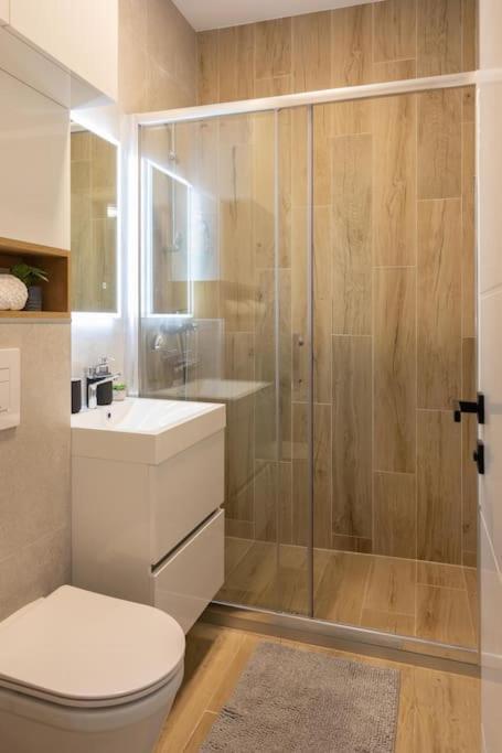 Flat4us#cozy#freeparking#5people * Zagreb